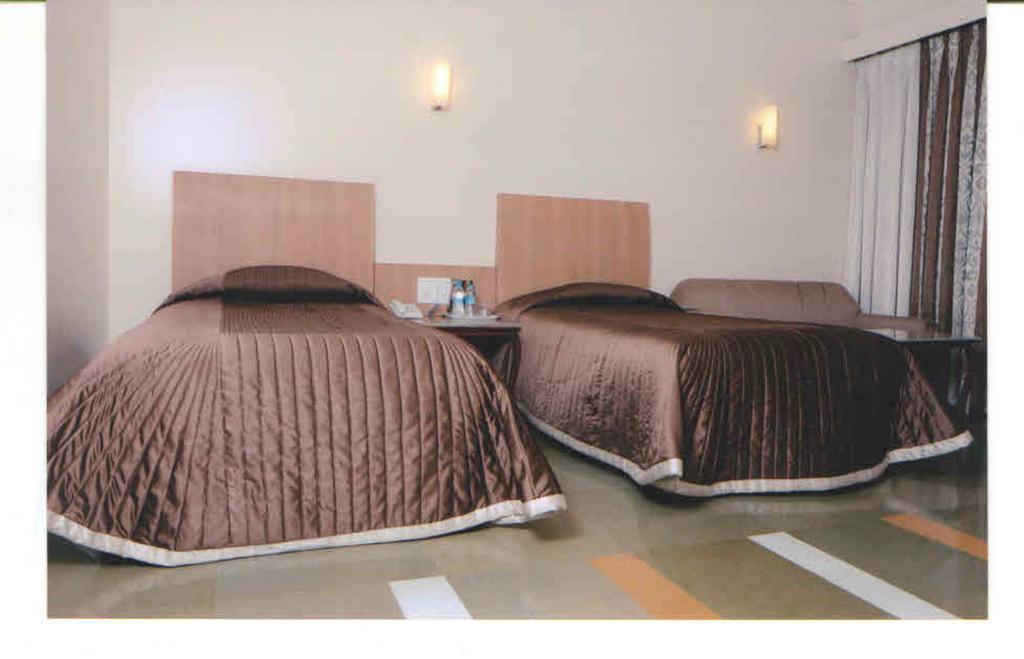 Khimji Bhagwandas Arogyabhavan Hotel Nashik Bilik gambar